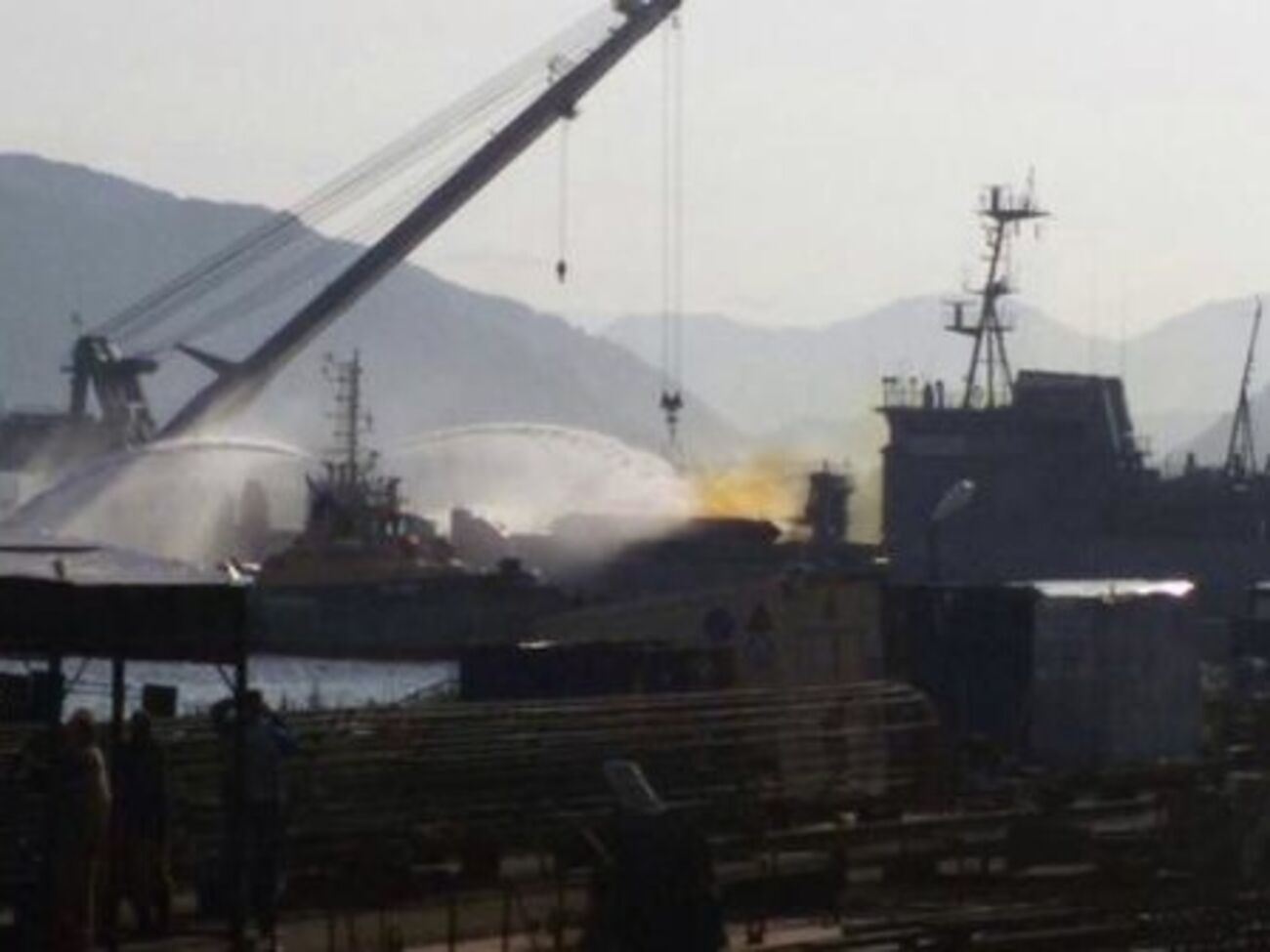 Российские военные на Камчатке уронили на пирсе ракету, из-за чего произошел разлив топлива