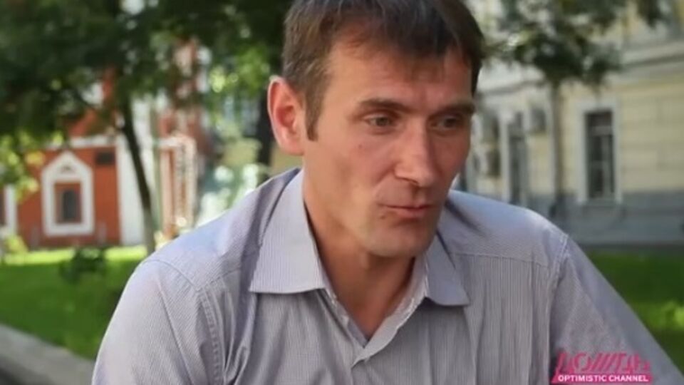 Боевик "ЛНР" Вячеслав Исаев: Та техника, которую мы забирали у украинской стороны, --- мы ее передавали в Россию, и нам на подбитый танк давали уже наш