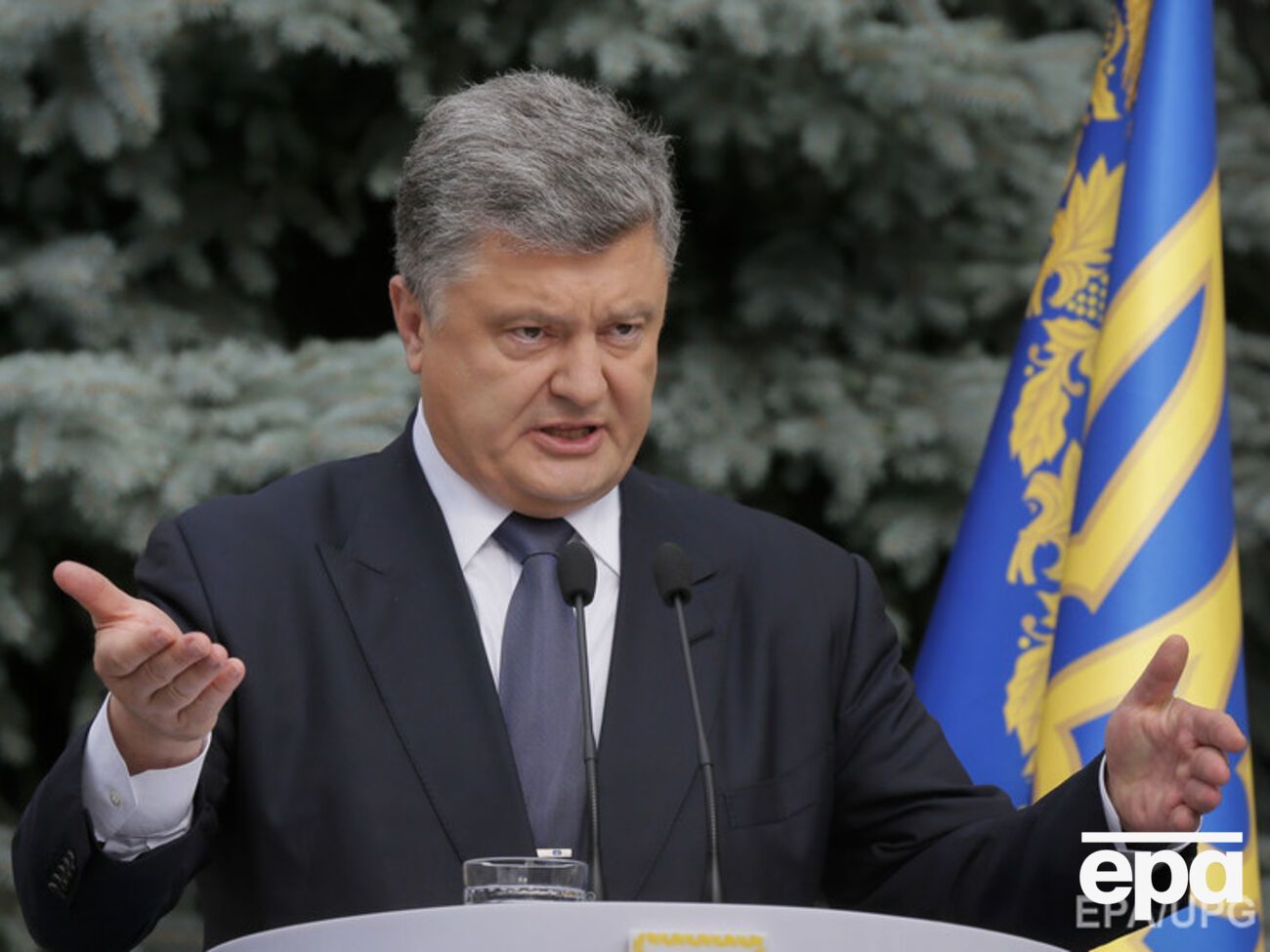 Порошенко прибыл в Харьковскую область, где встретится с военнослужащими