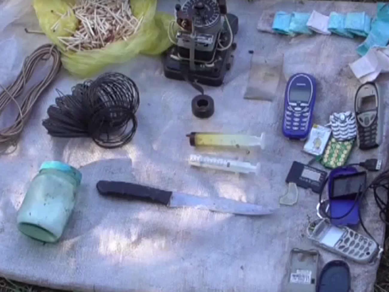 В подпольной лаборатории изготавливали пероксид ацетона и взрывные устройства