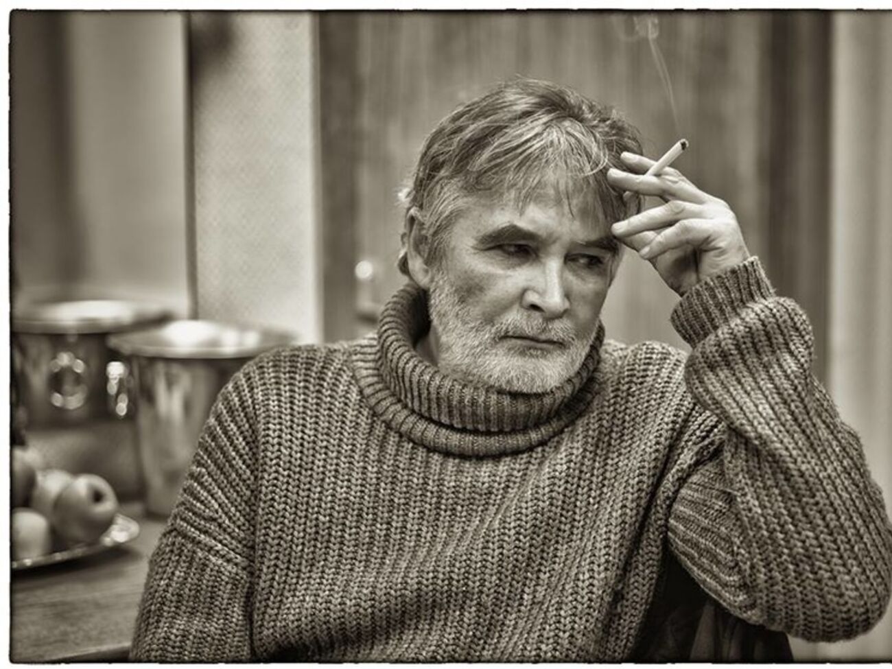 Орлуша: Решил он на свадьбу явиться в часах, в&nbsp;десантной тельняшке и в красных трусах, он выглядел глупо во имя страны... &nbsp;А город подумал &ndash; подарок жены!