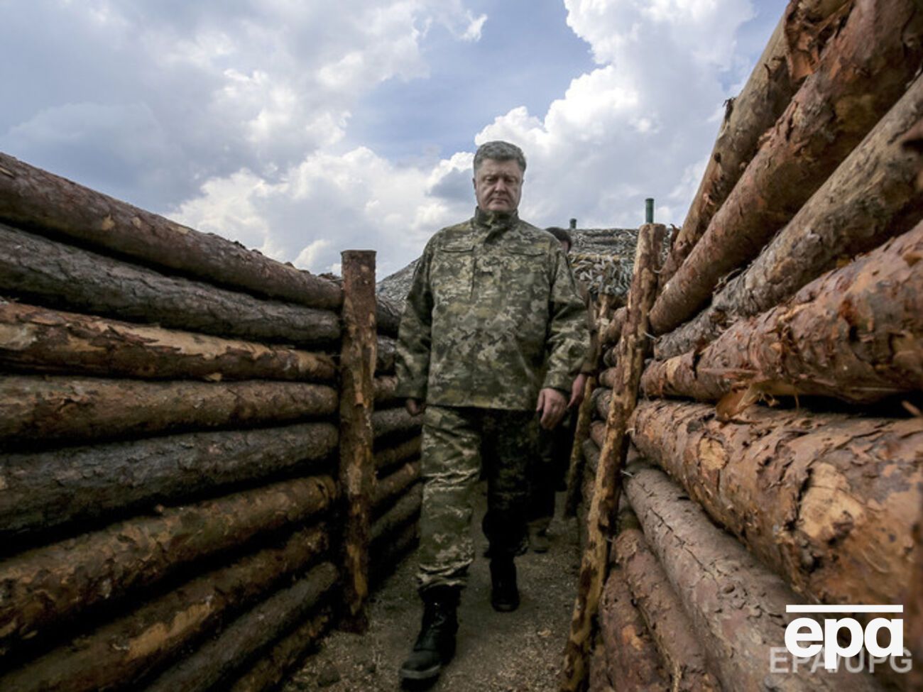 Порошенко: В следующую волну мобилизации будут призывать на достойную оплату и желательно на контракт