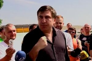 Саакашвили: Хозяин виллы покрыл бассейны маскировкой, чтобы спрятать их от камер беспилотников