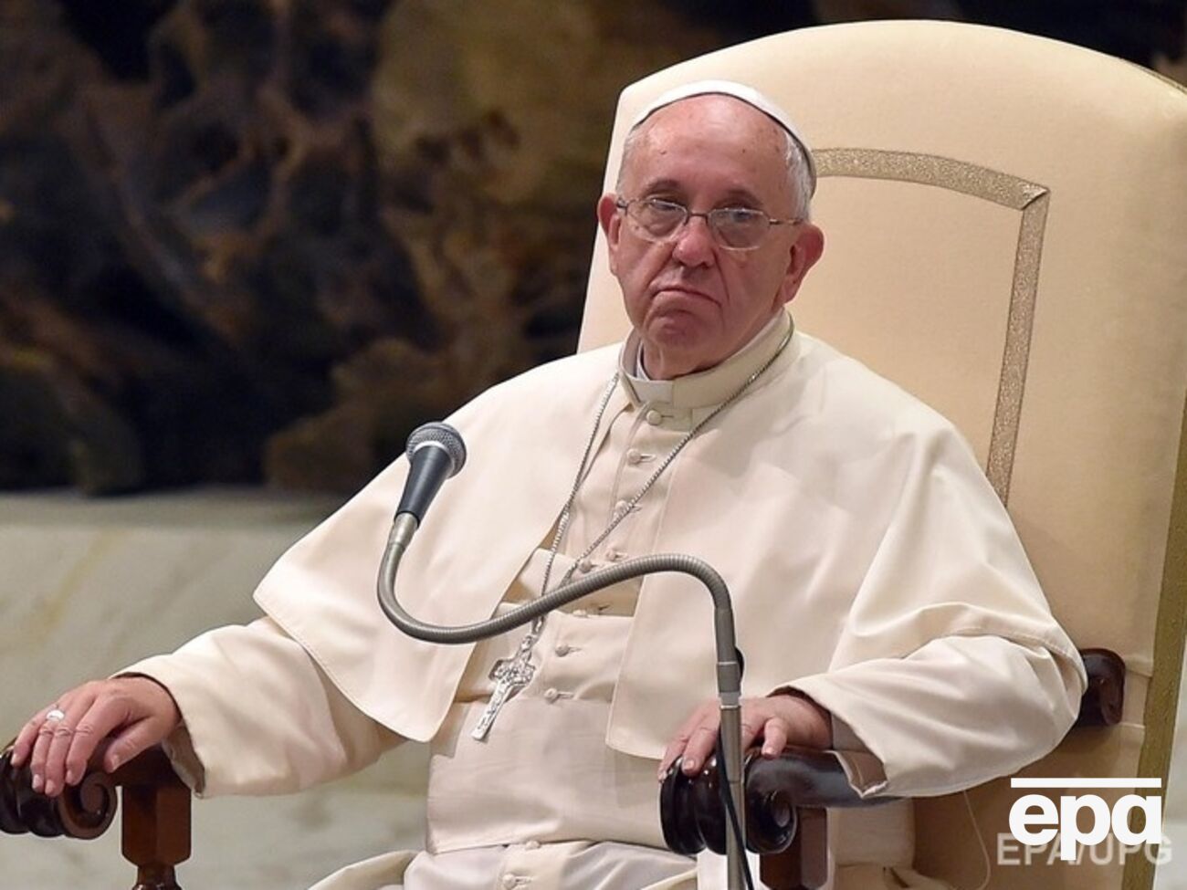 Папа Римский Франциск молится за Украину