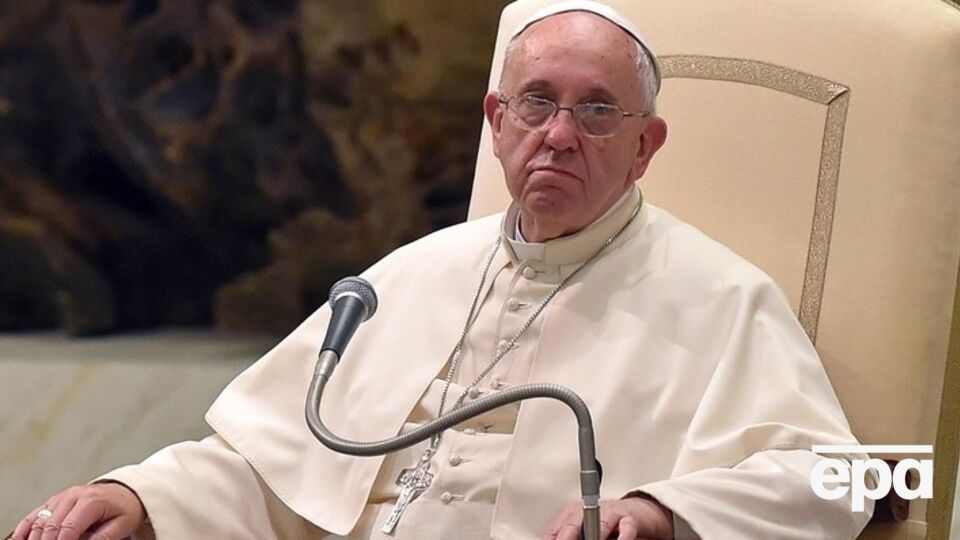 Папа Римский Франциск молится за Украину