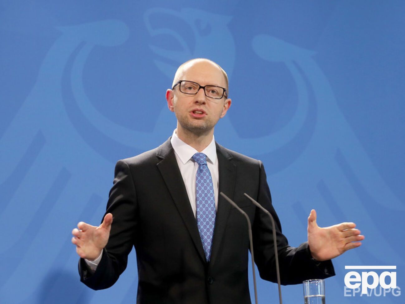 Украина рано или поздно станет членом НАТО, уверен Яценюк