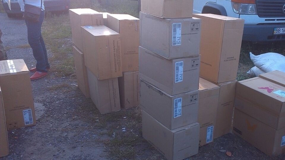 Доник: Когда приехали – застали картину, как фискалы, прокурорские и СБУшники по жаре перегружают и пересчитывают ящики, якобы уже украденные