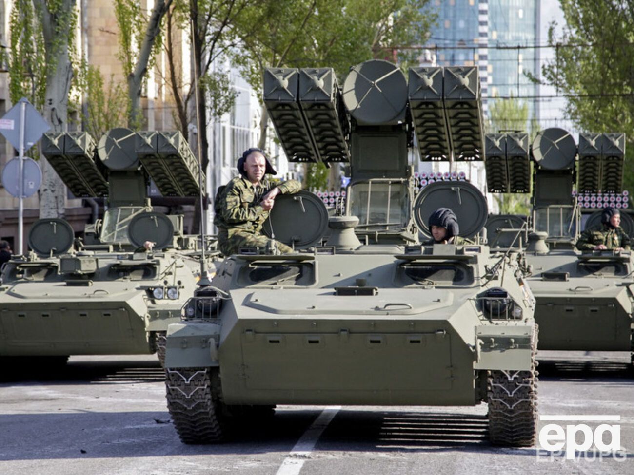 Источники сообщают о проходе через Ровеньки трех колонн военной техники со стороны РФ