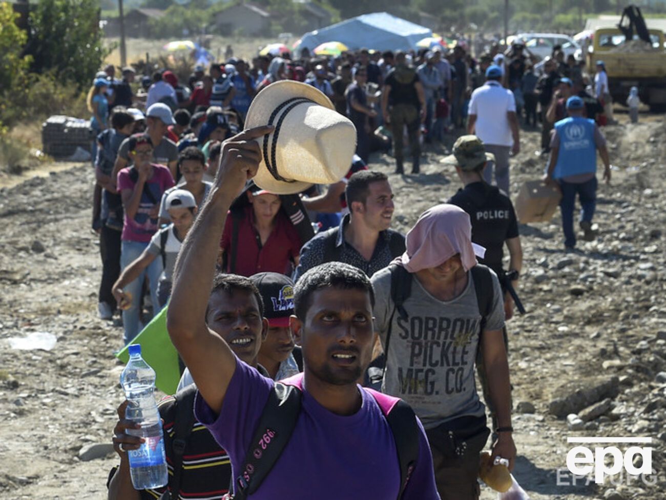 Поток мигрантов в Европу не иссякает