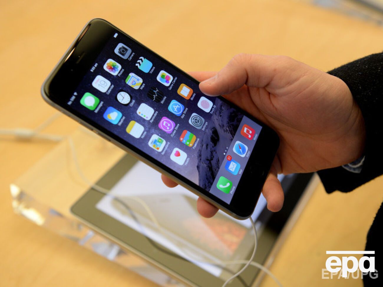 По сообщениям СМИ, новая батарея может держать заряд в течение недели