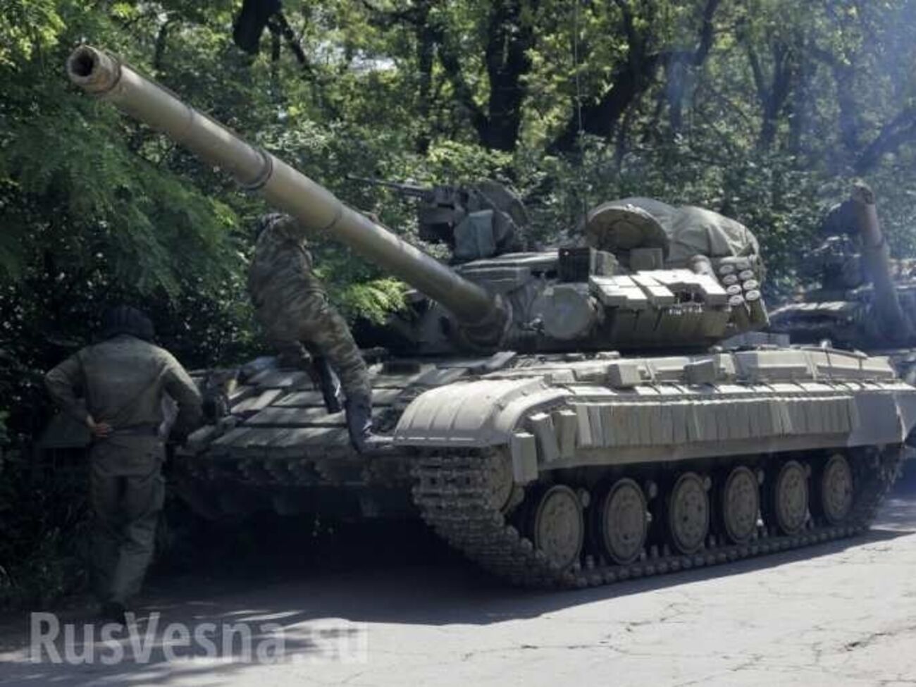 Боевики продолжают обстреливать населенные пункты Донбасса из САУ и танков