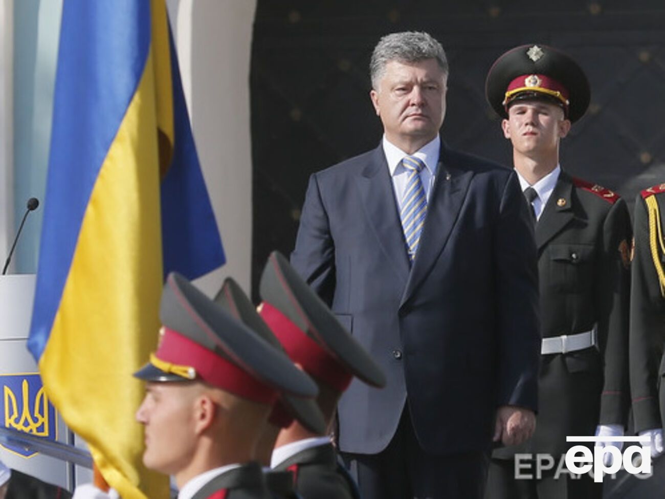 Порошенко обещает, что Рада рассмотрит изменения в Конституцию 31 августа