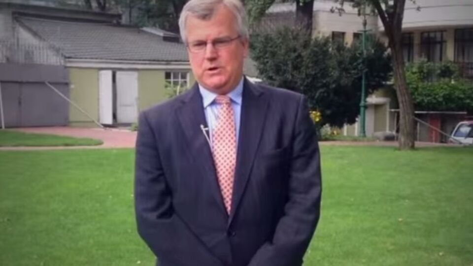 Саймон Смит занимает должность посла Великобритании в Украине с сентября 2012 года