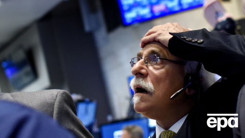 На открытии торгов резко снизились ведущие фондовые индексы Америки