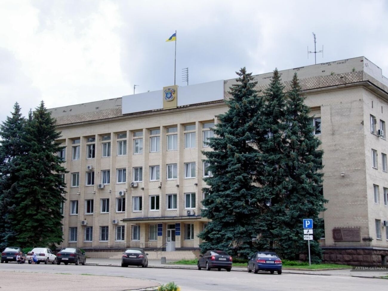 Флаги Украины вернулись в Краматорск после его освобождения в июле прошлого года