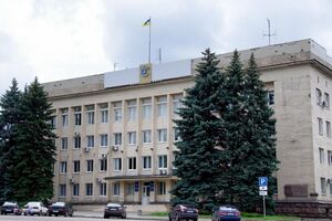 Флаги Украины вернулись в Краматорск после его освобождения в июле прошлого года