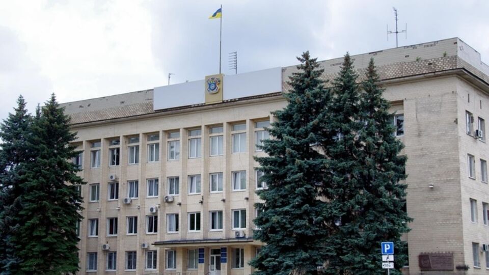 Флаги Украины вернулись в Краматорск после его освобождения в июле прошлого года