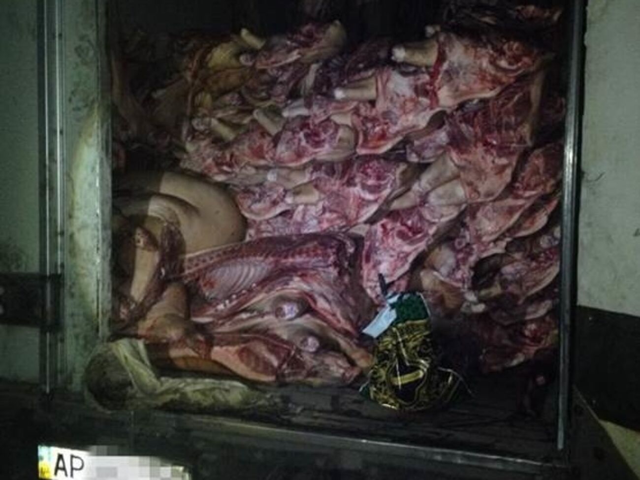 На оккупированную территорию пытались контрабандой провезти мясо