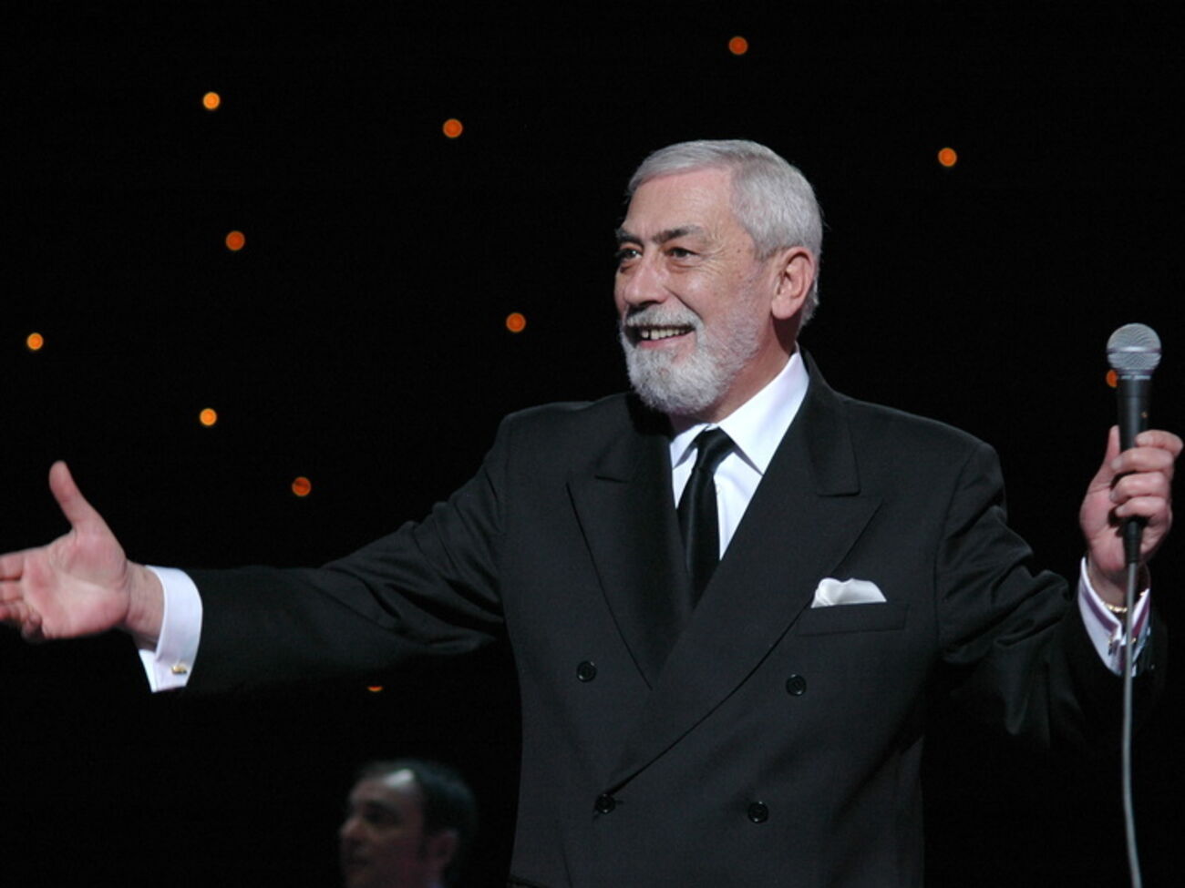 Вахтанг Кикабидзе: Приговор Сенцову попахивает шантажом. Кто-то может мне объяснить, что эти люди преступного сделали?!