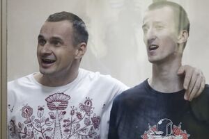 Защита подаст апелляцию на приговоры Сенцову (слева) и Кольченко