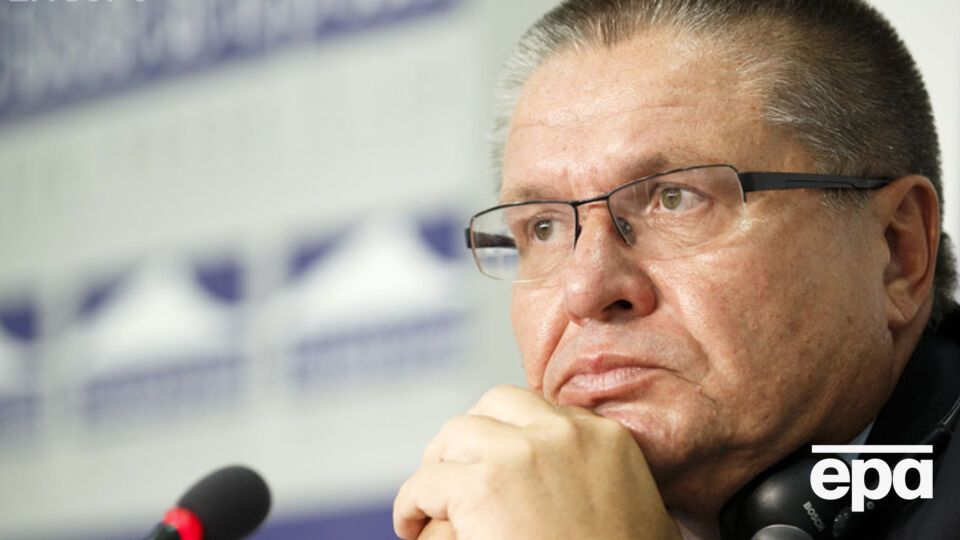 Алексей Улюкаев считает, что по итогам 2015 года из России вывезут меньше денег, чем в прошлом году