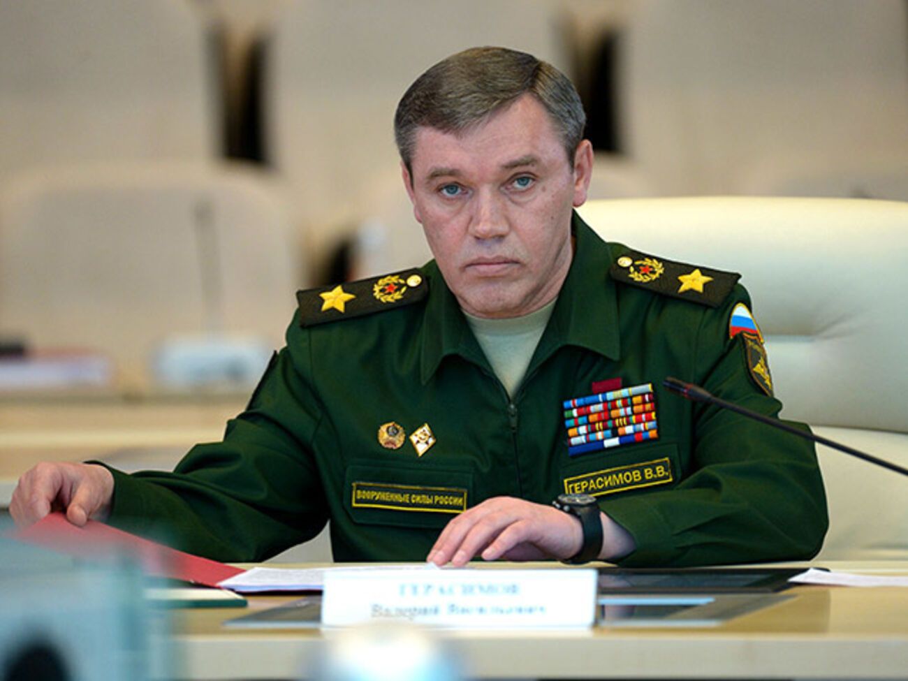 Повестку доставили в Генштаб ВС РФ, сообщили в DHL