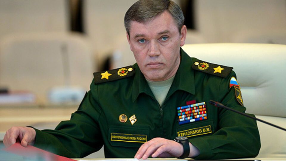 Повестку доставили в Генштаб ВС РФ, сообщили в DHL