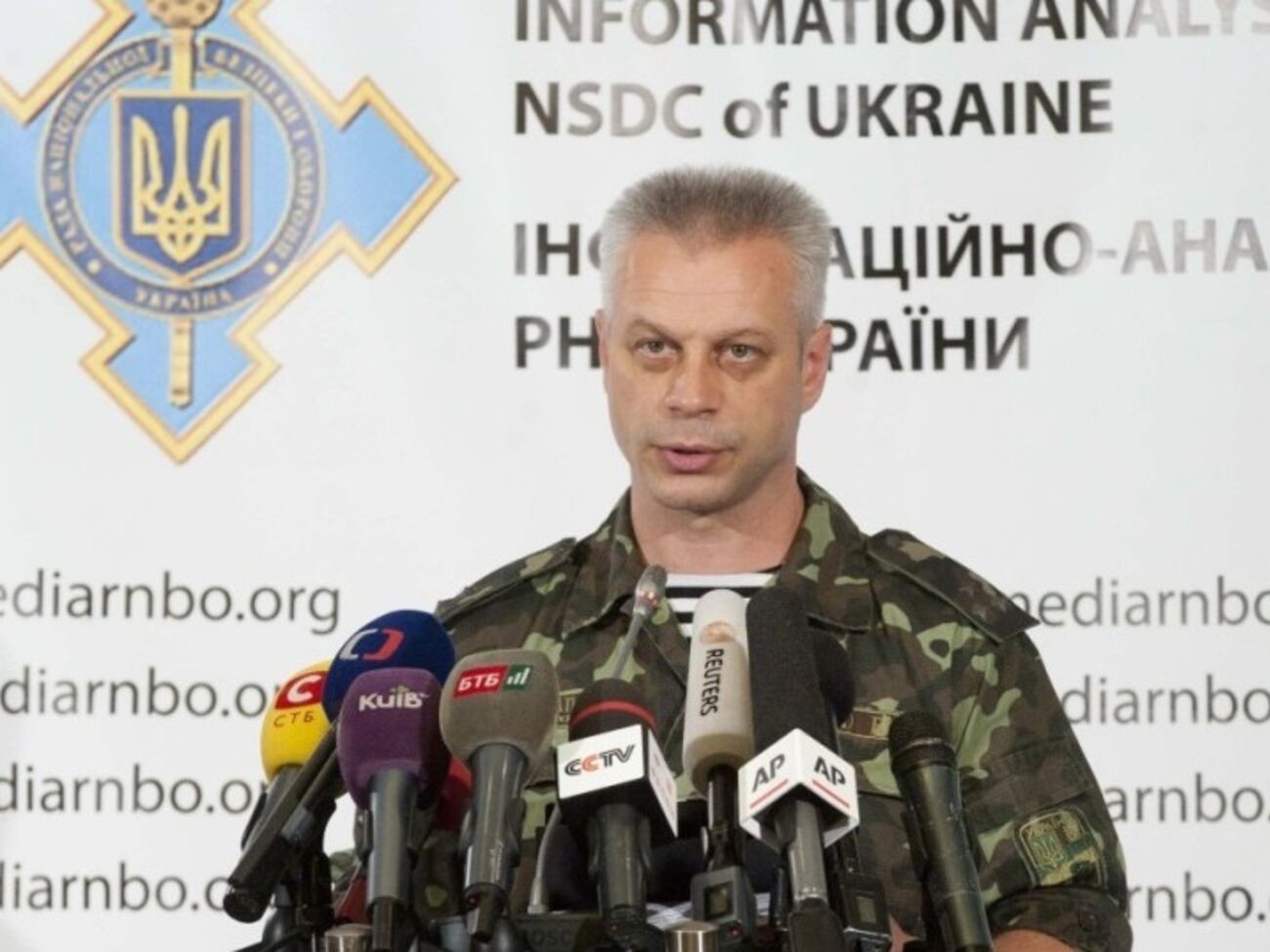 Лысенко сообщил, что боевики увеличили число обстрелов в отдельных районах зоны АТО