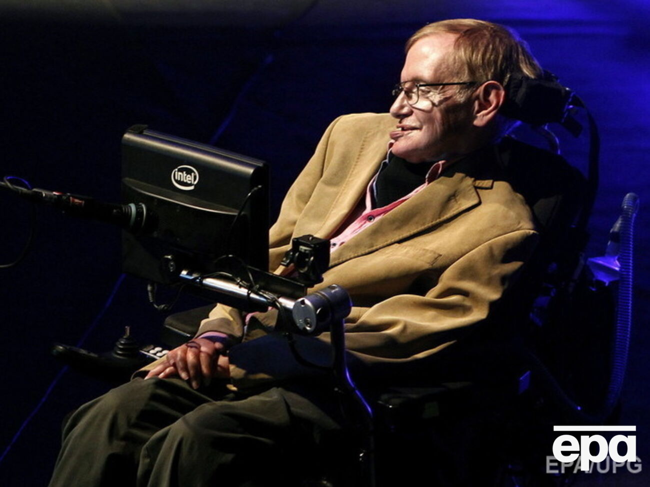 Хокинг не искючает, что черные дыры &ndash;&nbsp;ворота в другие Вселенные, но это путь в один конец