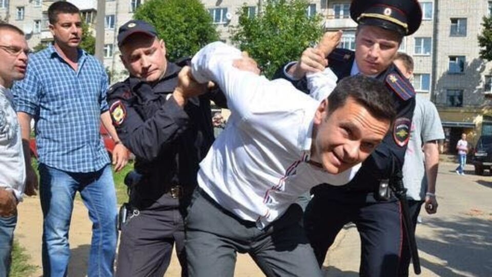 Оппозиционера Яшина уже освободили