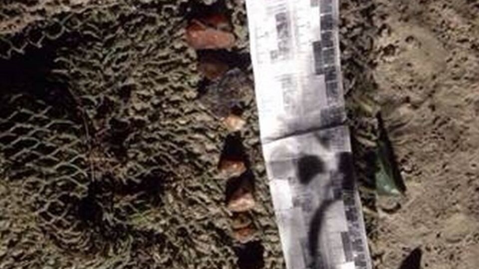 Во время задержания у копателей изъяли янтарь-сырец