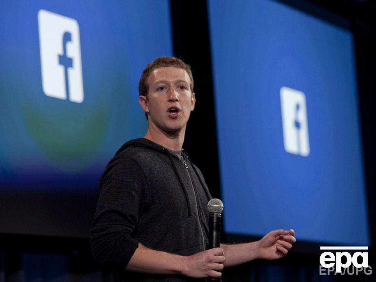 Марк Цукерберг: Каждый седьмой человек на Земле пользуется Facebook, чтобы связаться с друзьями и семьей