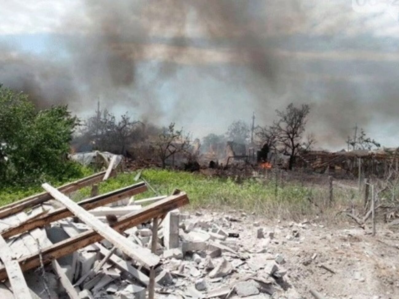 Боевики снова обстреляли Станицу Луганскую из тяжелых видов вооружений