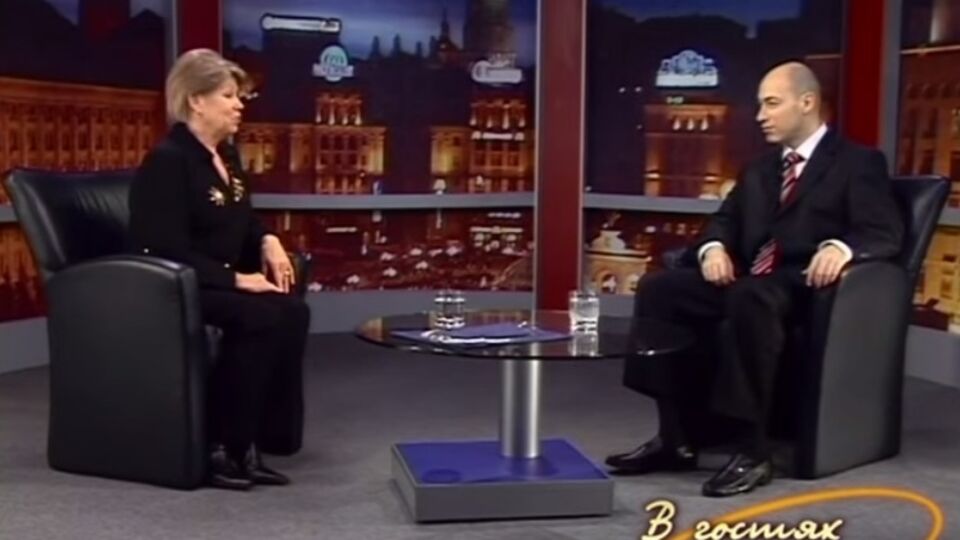 Лариса Латынина: Бабушка, которая ухаживала за прикованной к постели Еленой Мухиной, лежит теперь с ней рядом