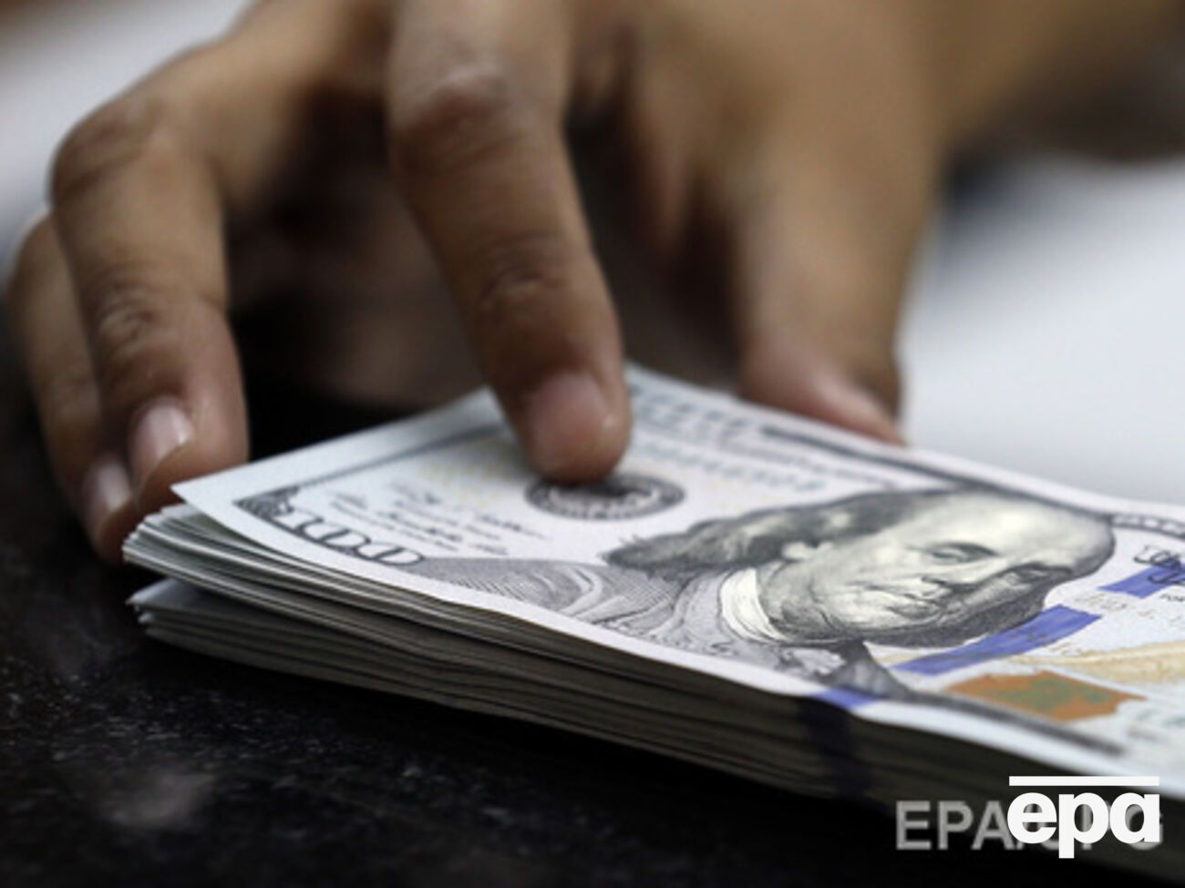 В пятницу цена на нефть марки Brent вновь опустилась ниже $47 за баррель