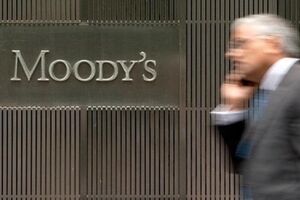 Moody 's прогнозирует рецессию экономики в 2016 году в России и Бразилии