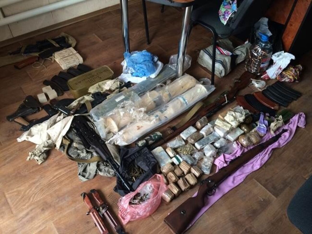 Во время обысков у злоумышленников изъято огнестрельное оружие и боеприпасы