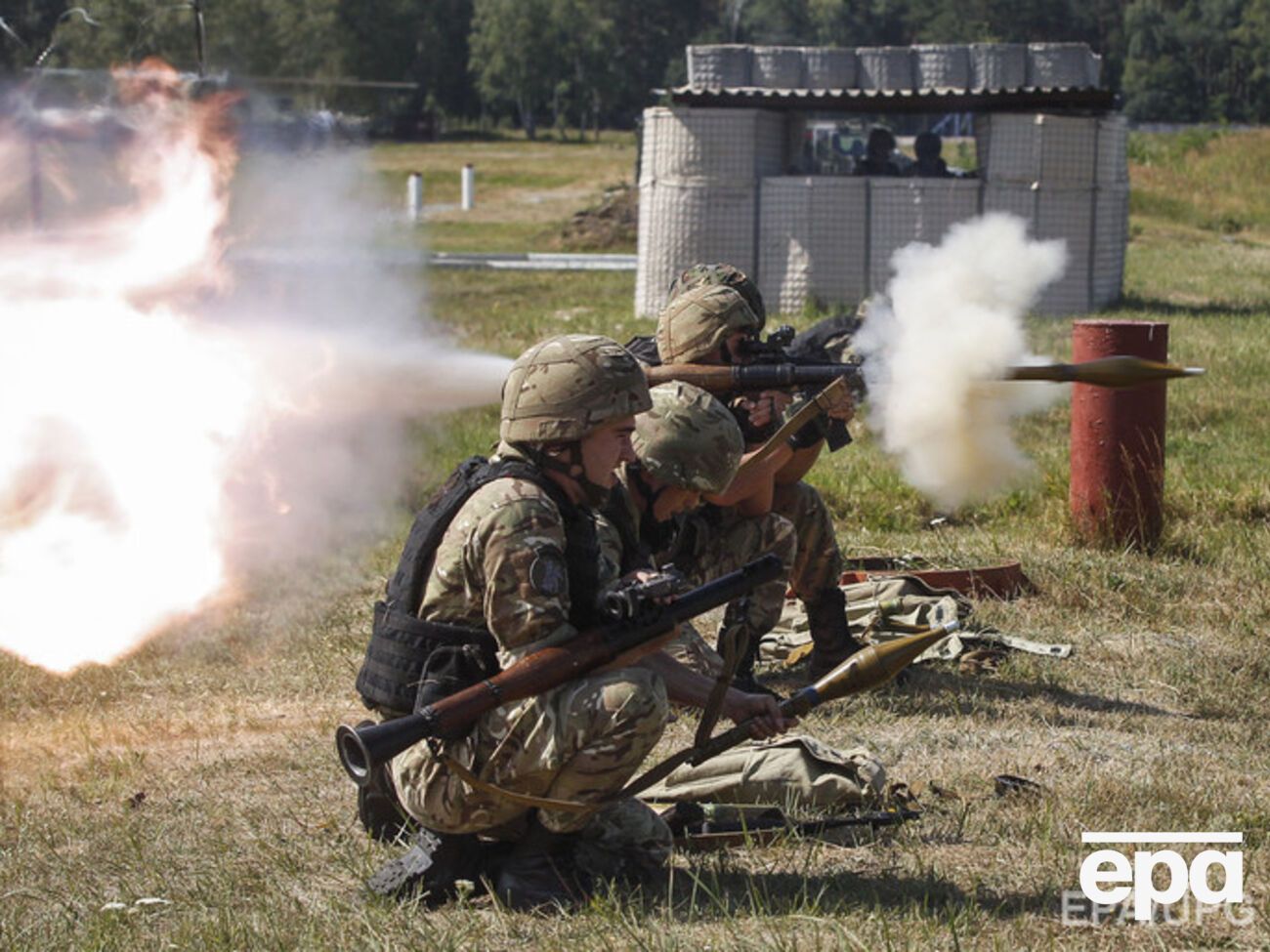 Сейчас в армии служат 107 тыс. контрактников