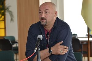 Мочанов: Мы хорошо знаем, как начинает гудеть автомобильная шина на дороге, по которой ходили колонны танков
