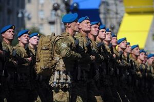 Яценюк: Мы не будем уменьшать расходы на финансирование военного ведомства