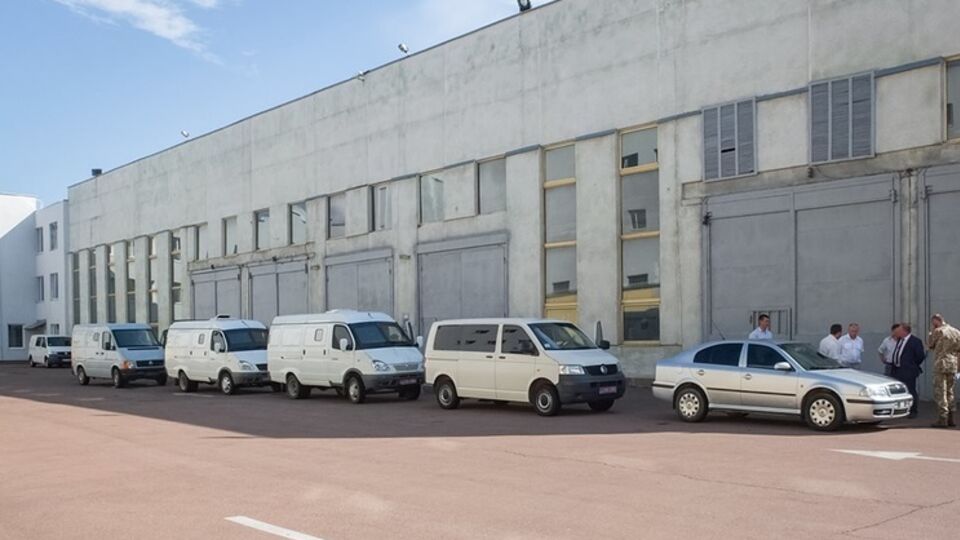 Нацбанк передал украинским разведчикам партию автомобилей