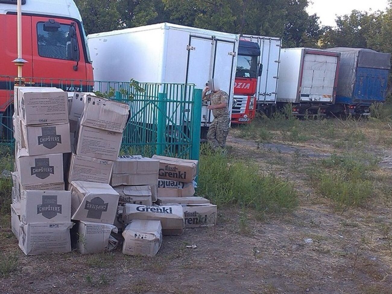 Доник:&nbsp;Грузовички контрабандистов уже пошли по зеленке из Артемовска на Новолуганское через дороги, где вчера стояли блокпосты