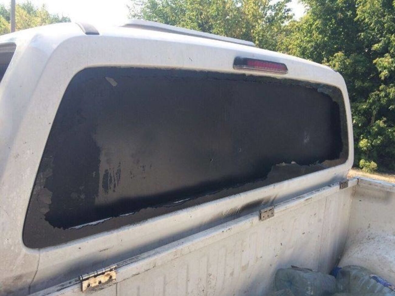 Результат обстрела автомобиля мобильной группы