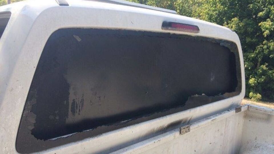 Результат обстрела автомобиля мобильной группы