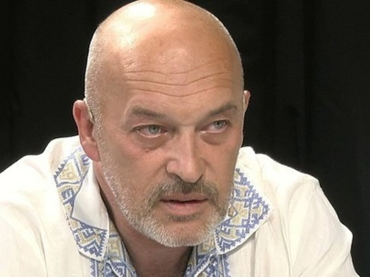 Тука: Водитель, уходя из-под обстрела, направил машину в кювет. К счастью, все живы