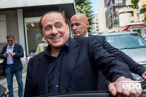 Берлускони продает 48% акций своего клуба