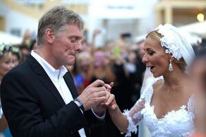 Кох: В реальности на свадьбу Пескова потрачено не меньше миллиона. Это взятка или нет? И если нет, то откуда у него деньги?