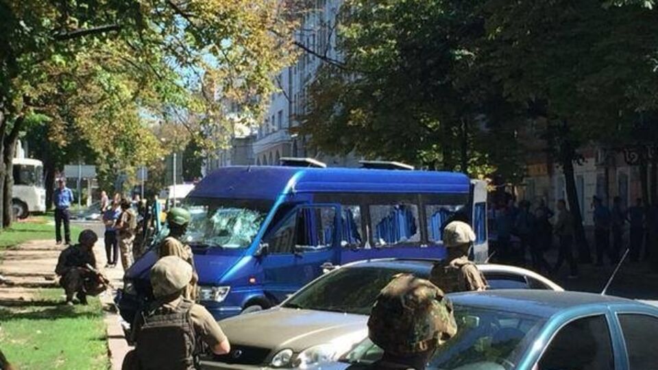 В центре Харькова пытались штурмовать офис Партии регионов