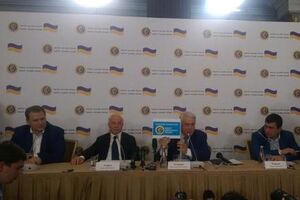 Юрий Кот, Николай Азаров, Владимир Олейник и Игорь Марков на пресс-конференции в Москве