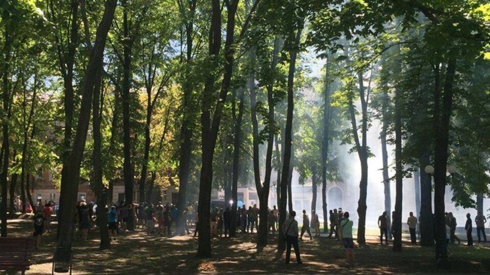 Штурм офиса Партии регионов в центре Харькова. Видео